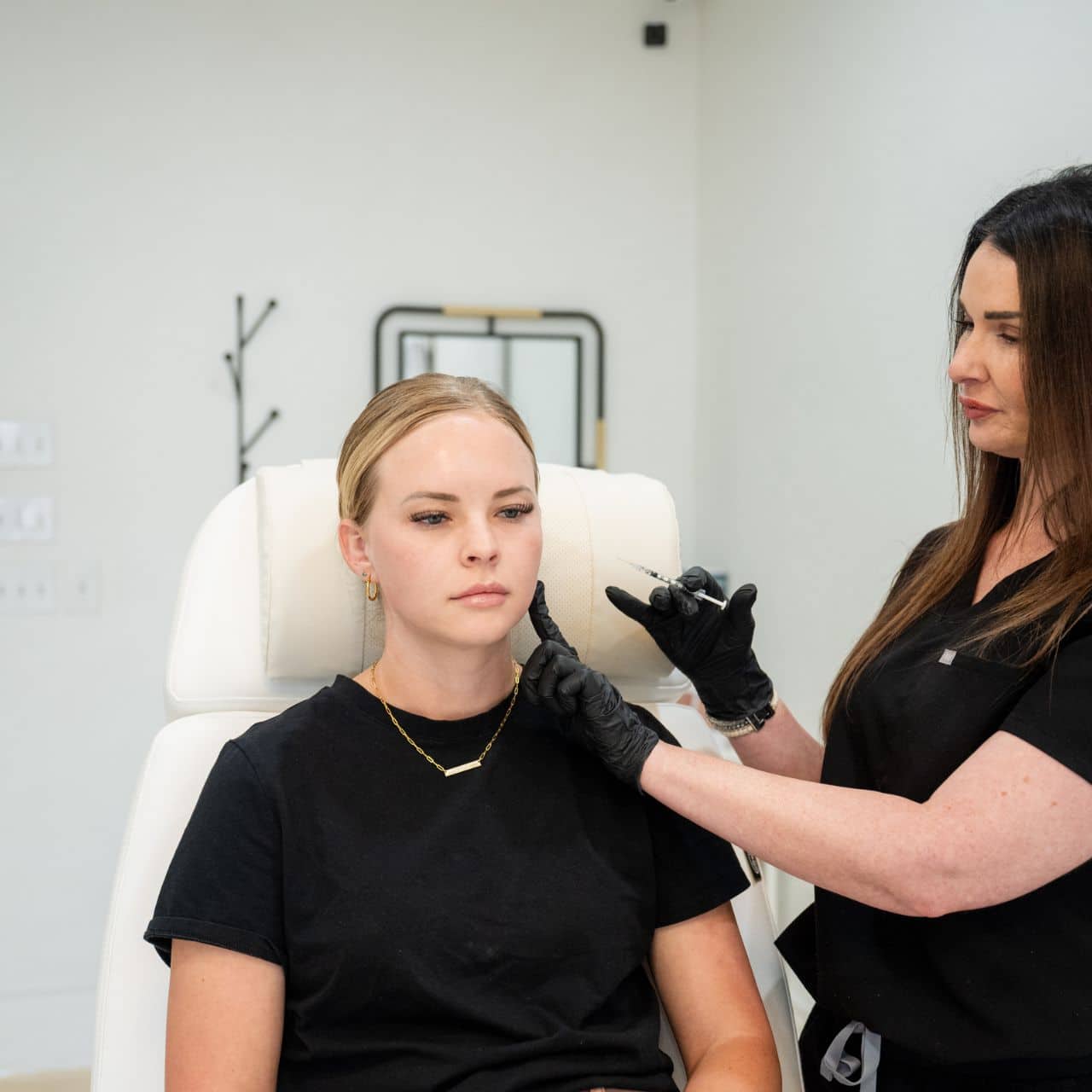 pic-image-injections-xeomin-5 Botox Treatment - Refresh Aesthetics